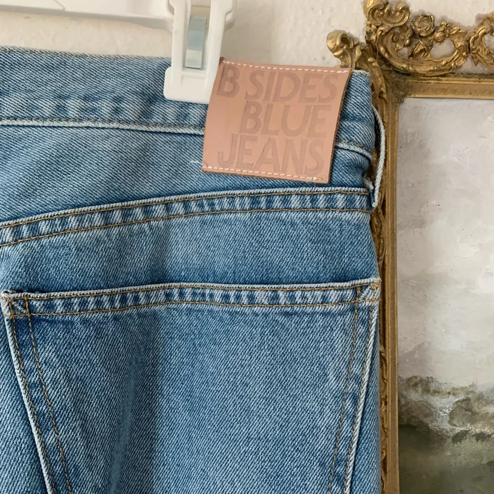 B SIDES arts midrise - Picture 3 of 4